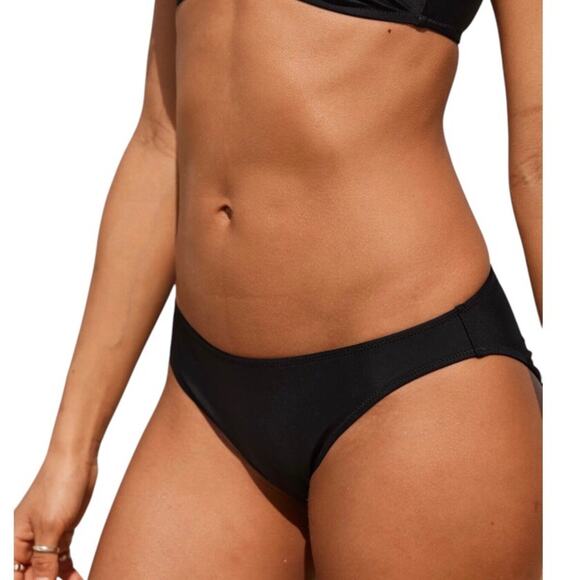 Aerie NWT Stylish Full Coverage Cheeky Bikini Bottom Solid Black Medium - Picture 1 of 12